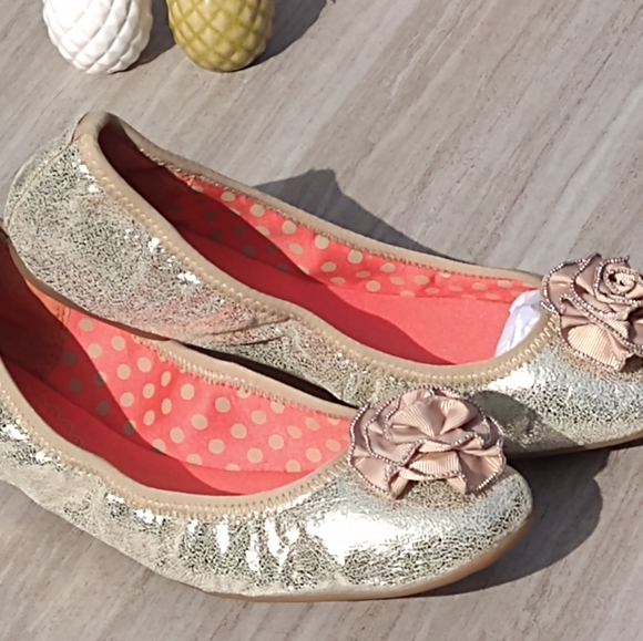 LP's Gold Crackle Metallic ๐ Ballet Flats - Picture 1 of 7
